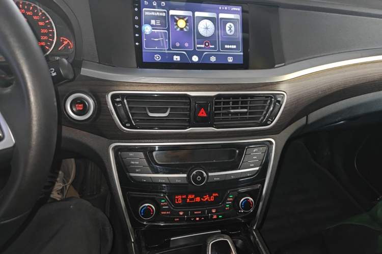 Used Geely Auto Emgrand GT 2017 2.4L Comfort Model Audio And AC Panel