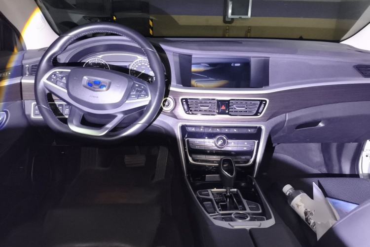 Used Geely Auto Emgrand GT 2017 1.8T Flagship 4G Edition Center Console