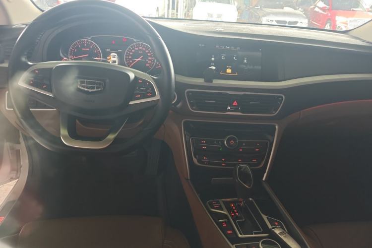 Used Geely Auto Emgrand GT 2017 1.8T Luxury Model Center Console