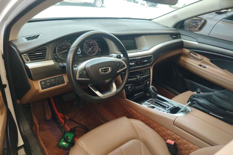 Used Geely Auto Emgrand GT 2017 2.4L Comfort Model Center Console