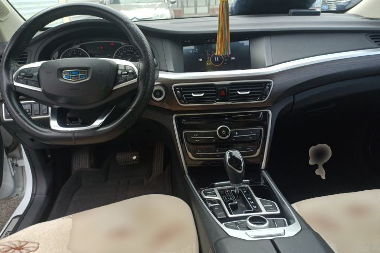 Used Geely Auto Emgrand GT 2017 1.8T Luxury Model Center Console