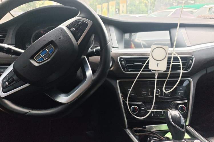 Used Geely Auto Emgrand GT 2017 1.8T Comfort Model Center Console