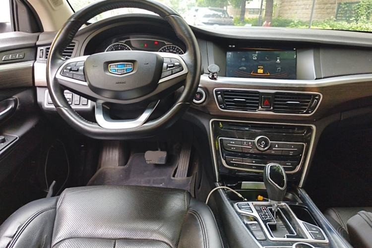Used Geely Auto Emgrand GT 2017 1.8T Luxury Model Center Console