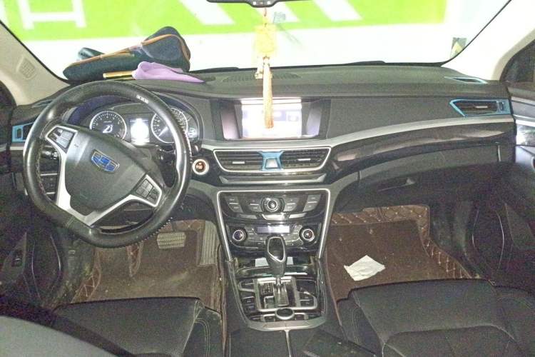 Used Geely Auto Emgrand GT 2017 1.8T Comfort Model Center Console
