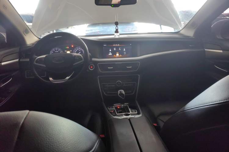 Used Geely Auto Emgrand GT 2017 1.8T Luxury Model Center Console