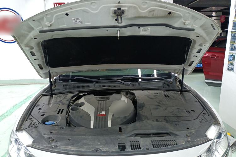 Used Geely Auto Emgrand GT 2017 1.8T Luxury Model Engine Bay