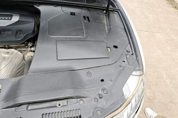 Used Geely Auto Emgrand GT 2017 2.4L Zunya Model Engine Bay Left