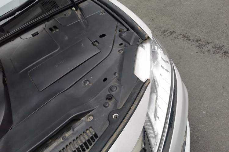 Used Geely Auto Emgrand GT 2017 1.8T Flagship 4G Edition Engine Bay Left