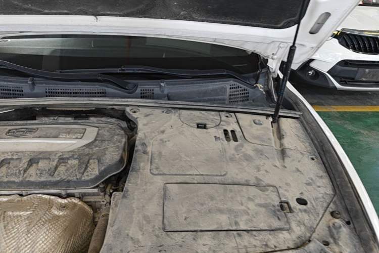 Used Geely Auto Emgrand GT 2017 2.4L Comfort Model Engine Bay Left