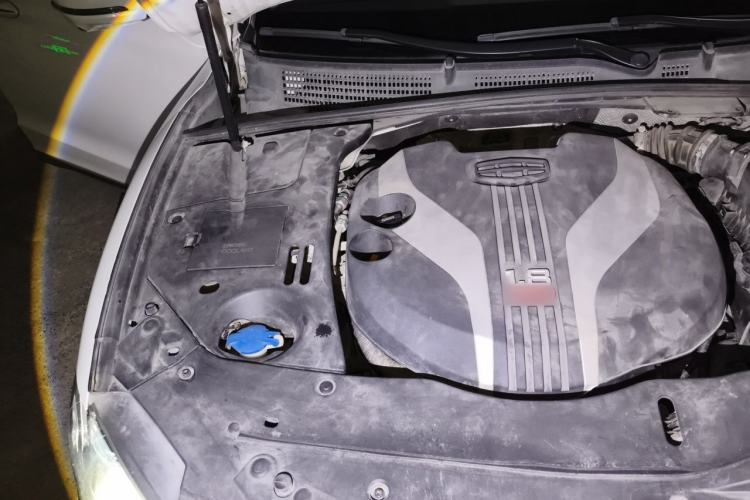 Used Geely Auto Emgrand GT 2017 1.8T Flagship 4G Edition Engine Bay Right