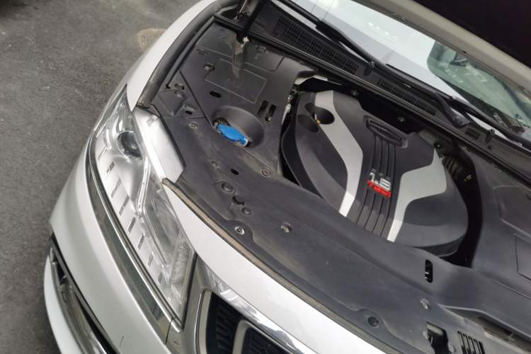 Used Geely Auto Emgrand GT 2017 1.8T Flagship 4G Edition Engine Bay Right