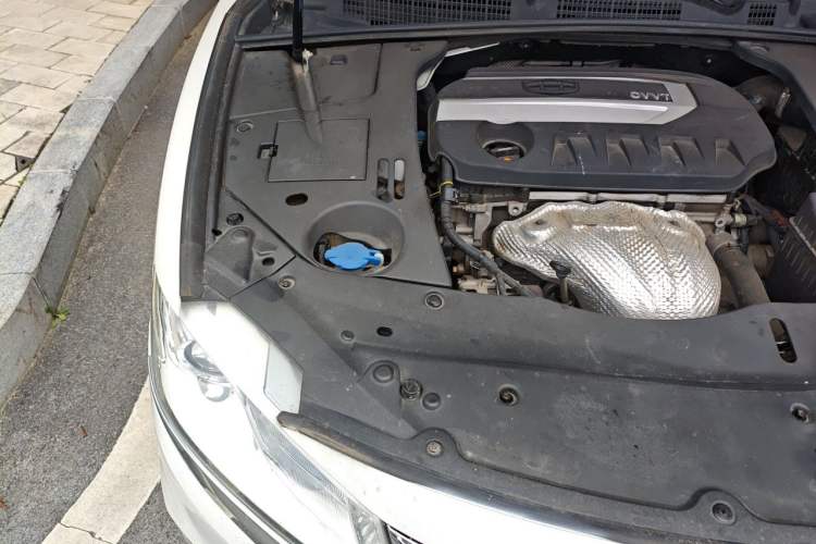 Used Geely Auto Emgrand GT 2017 2.4L Luxury Model Engine Bay Right