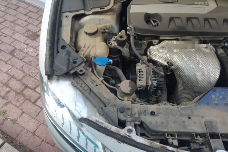 Used Geely Auto Emgrand GT 2017 2.4L Comfort Model Engine Bay Right