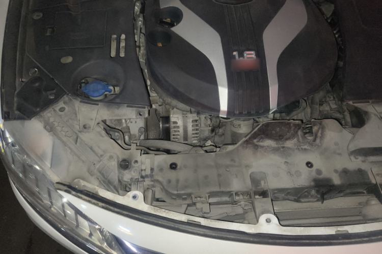 Used Geely Auto Emgrand GT 2017 1.8T Luxury Model Engine Bay Right