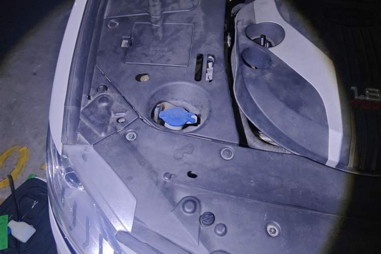 Used Geely Auto Emgrand GT 2017 1.8T Flagship 4G Edition Engine Bay Right