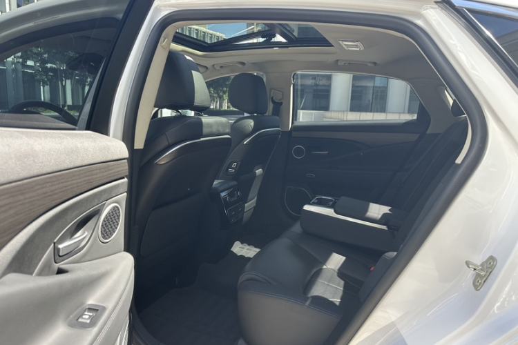 Used Geely Auto Emgrand GT 2017 1.8T Flagship 4G Edition Exterior 2