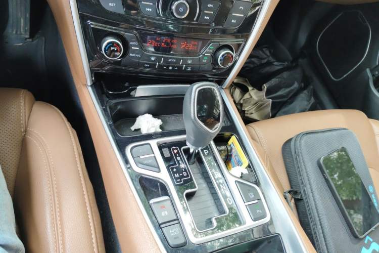 Used Geely Auto Emgrand GT 2017 2.4L Comfort Model Gear Lever