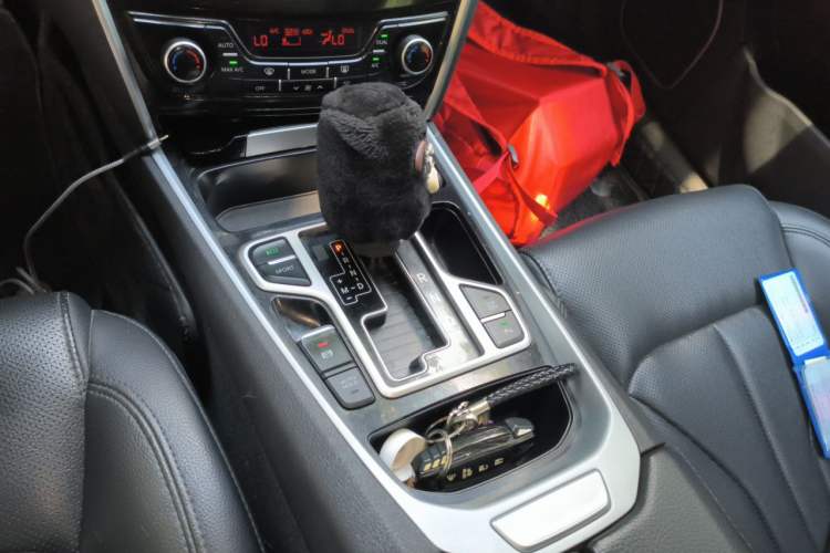 Used Geely Auto Emgrand GT 2017 2.4L Comfort Model Gear Lever