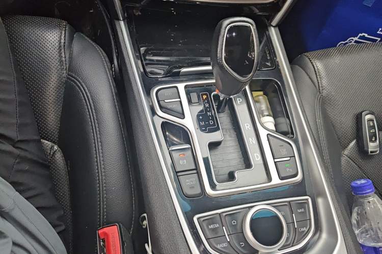 Used Geely Auto Emgrand GT 2017 1.8T Flagship 4G Edition Gear Lever