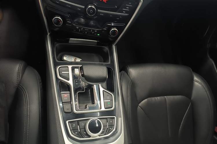 Used Geely Auto Emgrand GT 2017 2.4L Comfort Model Gear Lever