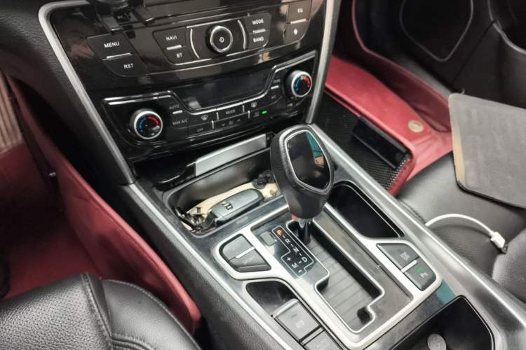 Used Geely Auto Emgrand GT 2017 2.4L Comfort Model Gear Lever