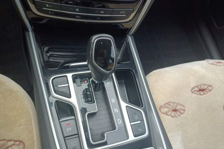Used Geely Auto Emgrand GT 2017 1.8T Luxury Model Gear Lever