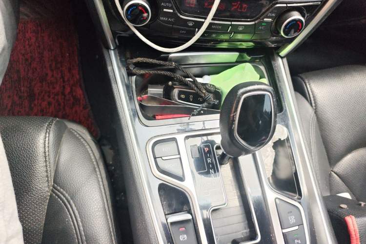 Used Geely Auto Emgrand GT 2017 1.8T Comfort Model Gear Lever