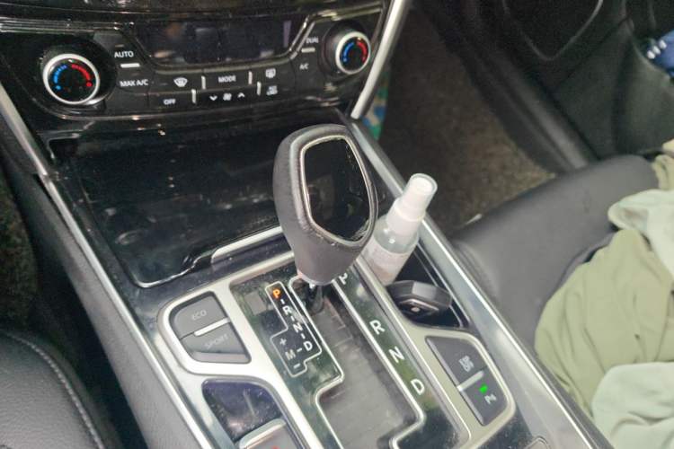 Used Geely Auto Emgrand GT 2017 2.4L Comfort Model Gear Lever