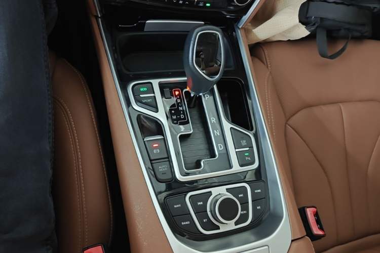 Used Geely Auto Emgrand GT 2017 2.4L Comfort Model Gear Lever