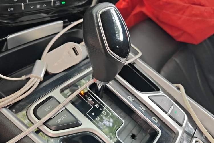 Used Geely Auto Emgrand GT 2017 2.4L Comfort Model Gear Lever