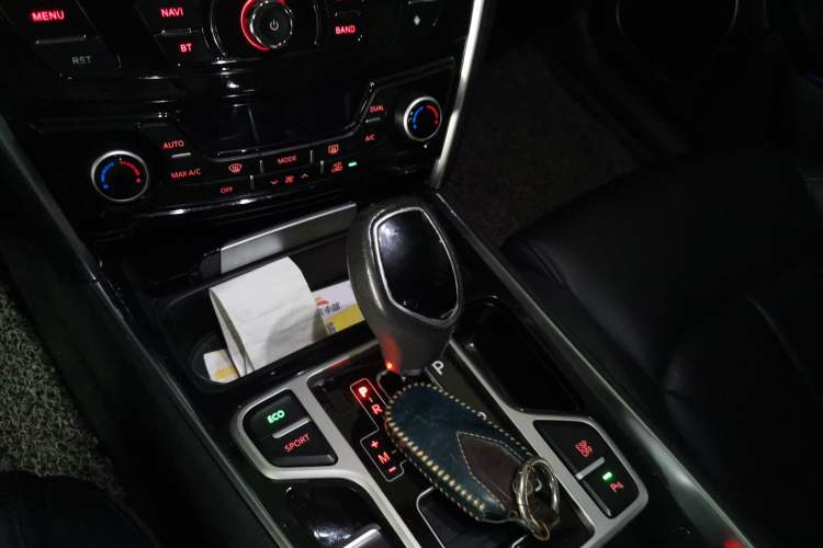 Used Geely Auto Emgrand GT 2017 2.4L Comfort Model Gear Lever