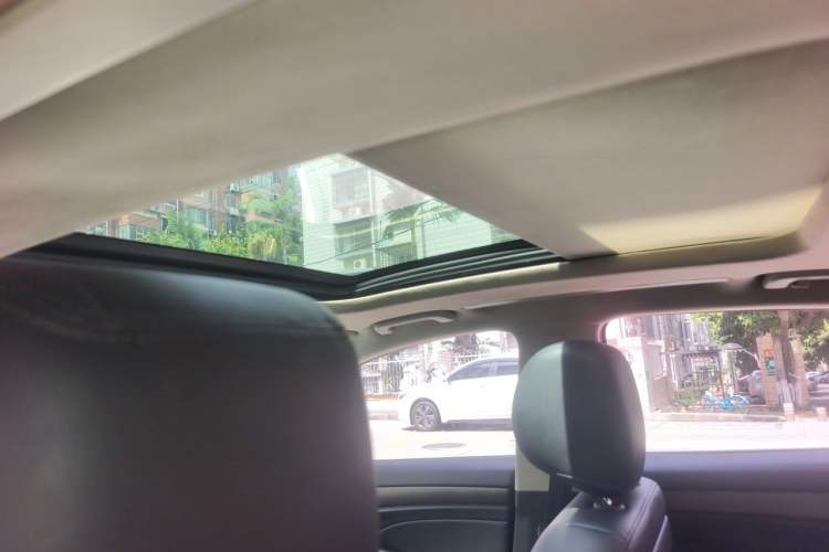 Used Geely Auto Emgrand GT 2017 1.8T Comfort Model Headliner