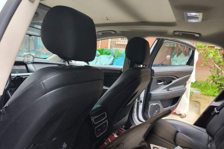 Used Geely Auto Emgrand GT 2017 2.4L Comfort Model Headliner