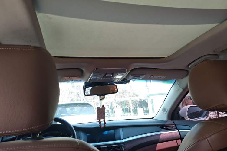 Used Geely Auto Emgrand GT 2017 1.8T Flagship Model Headliner