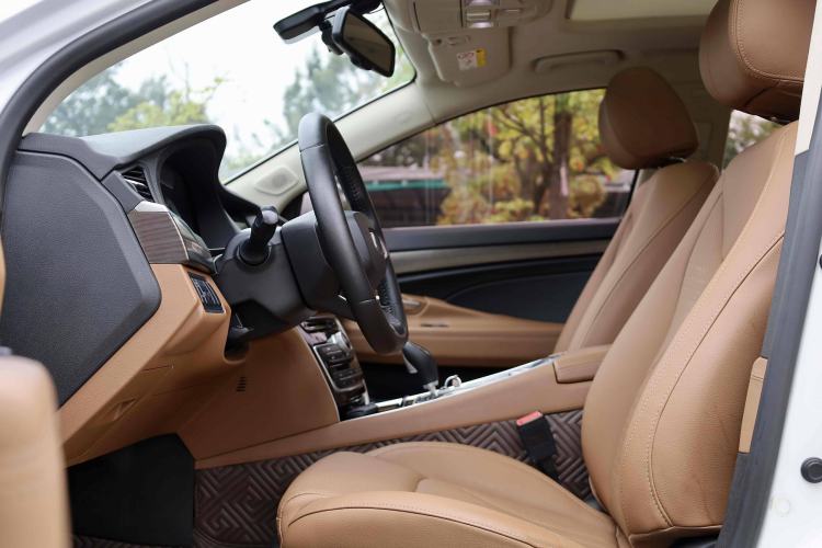 Used Geely Auto Emgrand GT 2017 2.4L Zunya Model Interior 5