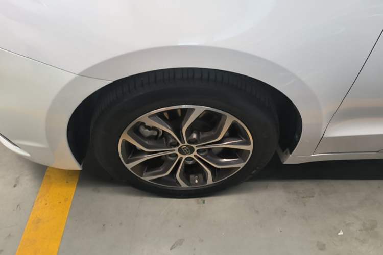 Used Geely Auto Emgrand GT 2017 2.4L Comfort Model Left Front Wheel Hub
