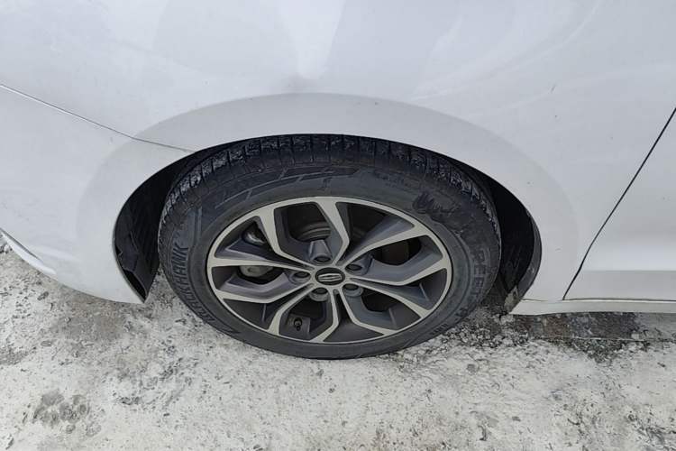 Used Geely Auto Emgrand GT 2017 2.4L Comfort Model Left Front Wheel Hub