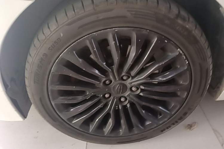 Used Geely Auto Emgrand GT 2017 1.8T Luxury Model Left Front Wheel Hub