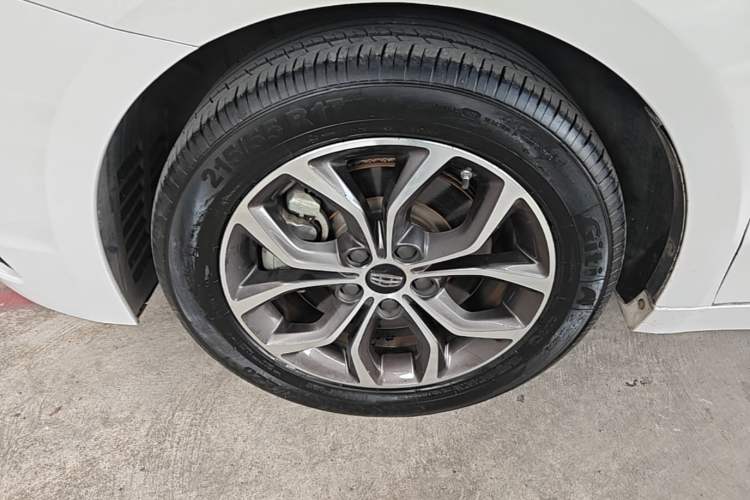 Used Geely Auto Emgrand GT 2017 2.4L Comfort Model Left Front Wheel Hub