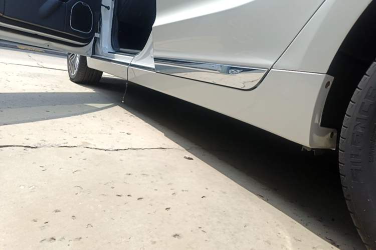 Used Geely Auto Emgrand GT 2017 1.8T Flagship 4G Edition Left Side Sill
