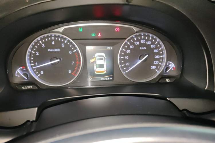 Used Geely Auto Emgrand GT 2017 1.8T Flagship 4G Edition Odometer Close Up