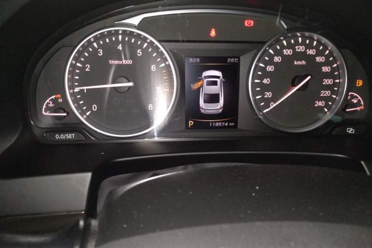 Used Geely Auto Emgrand GT 2017 1.8T Luxury Model Odometer Close Up