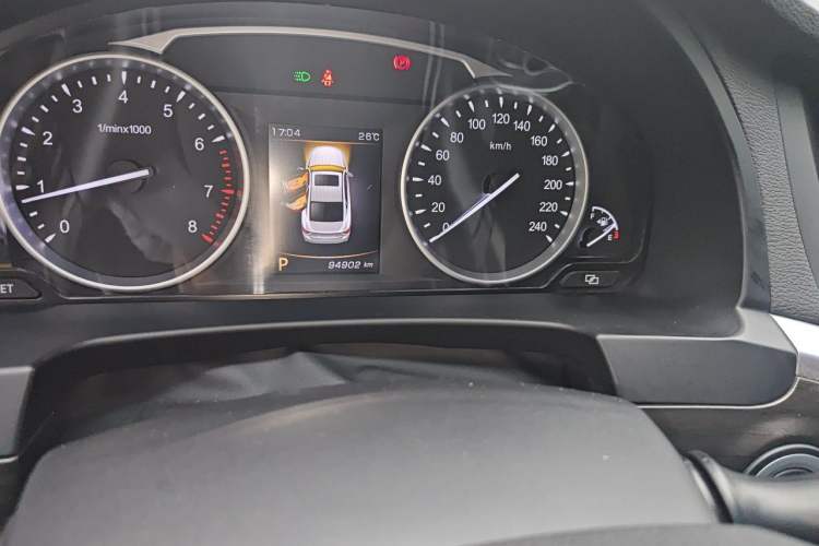 Used Geely Auto Emgrand GT 2017 1.8T Flagship 4G Edition Odometer Close Up