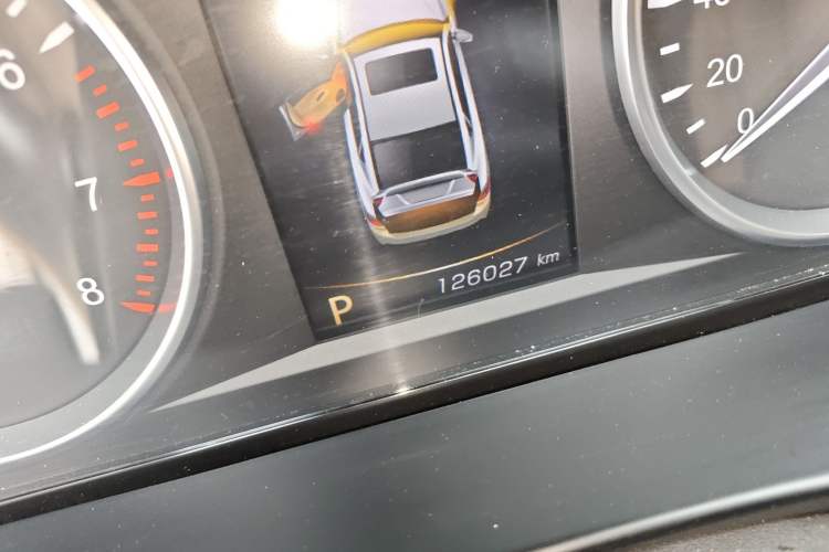 Used Geely Auto Emgrand GT 2017 2.4L Zunya Model Odometer Close Up