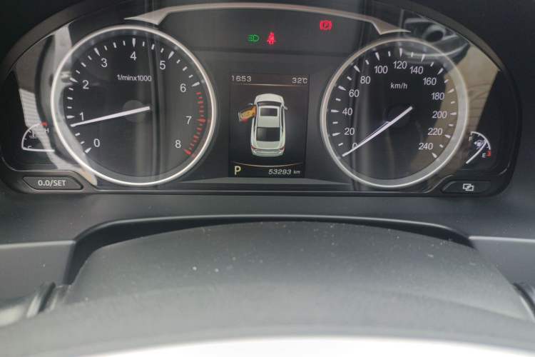 Used Geely Auto Emgrand GT 2017 1.8T Luxury Model Odometer Close Up