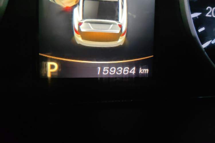 Used Geely Auto Emgrand GT 2017 1.8T Luxury Model Odometer Close Up