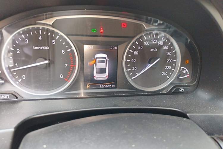 Used Geely Auto Emgrand GT 2017 1.8T Luxury Model Odometer Close Up