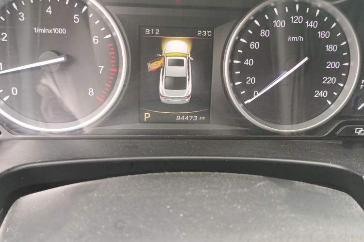 Used Geely Auto Emgrand GT 2017 1.8T Comfort Model Odometer Close Up