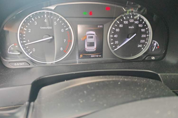 Used Geely Auto Emgrand GT 2017 2.4L Comfort Model Odometer Close Up