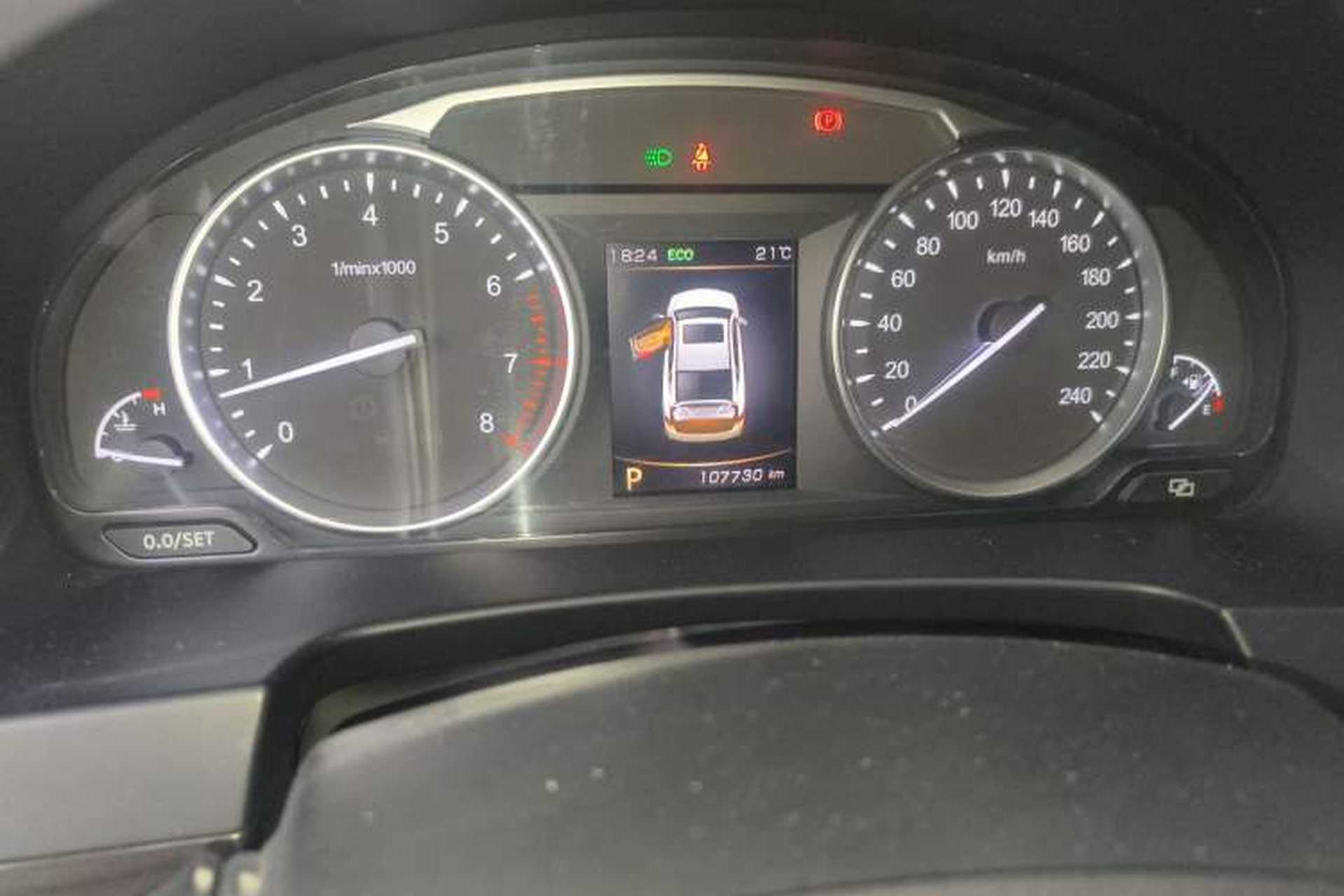 Used Geely Auto Emgrand GT 2017 1.8T Luxury Model Odometer Close Up
